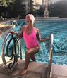 Lady Gaga de cabelo cor-de-rosa