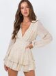 'Looks' com vestidos envelope 