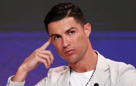 Ano horrível para Cristiano Ronaldo. Mãe doente e sem poder jogar e conquistar títulos... com o fim da carreira à porta