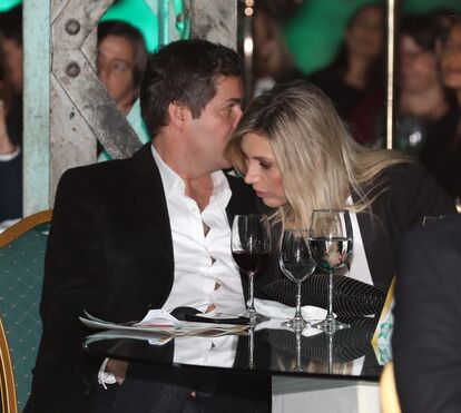 Clara de Sousa apanhada aos beijos com o namorado em noite de prémios