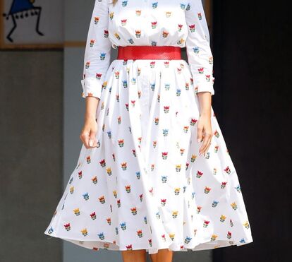 Melania Trump volta a usar guarda-roupa de luxo em visita à Índia