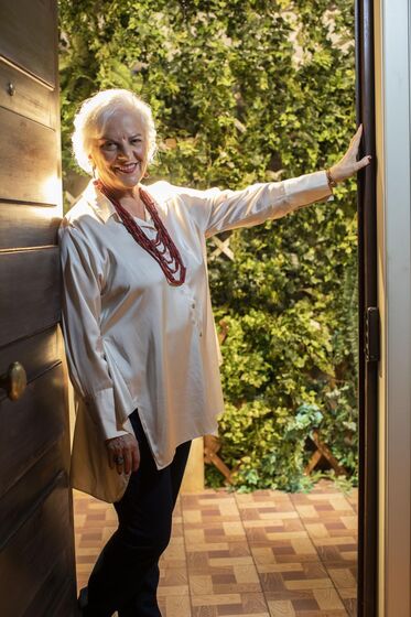 Lídia Franco, atriz, na corda bamba, atriz