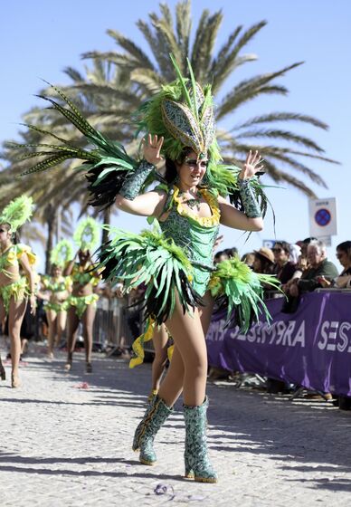 Sesimbra, carnaval, samba, escolas de samba, entrudo, desfile, foliões