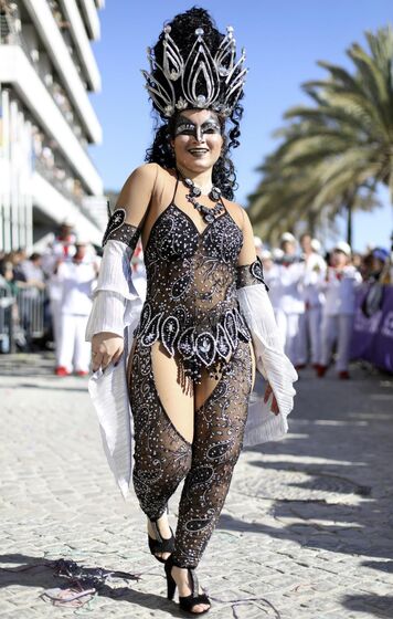 Sesimbra, carnaval, samba, escolas de samba, entrudo, desfile, foliões