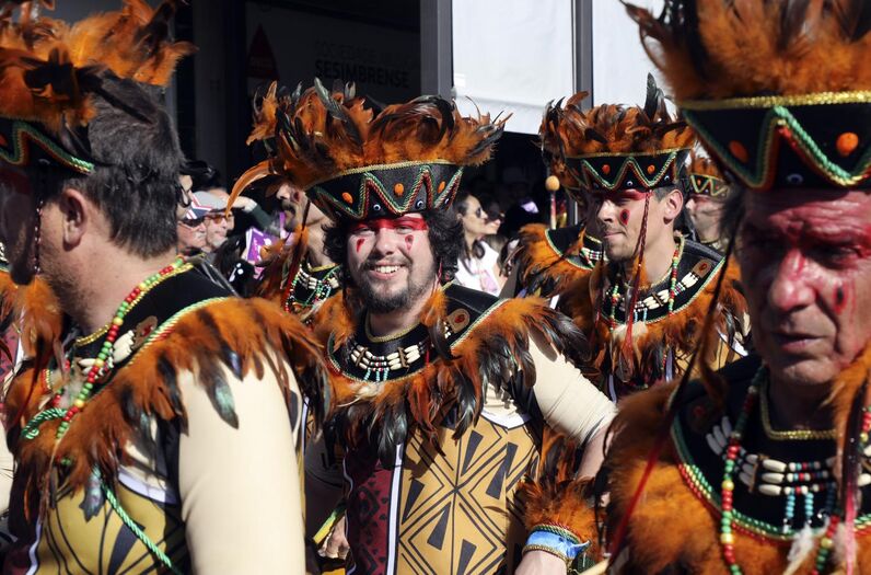 Sesimbra, carnaval, samba, escolas de samba, entrudo, desfile, foliões