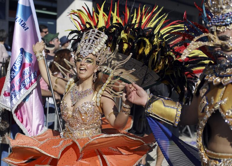 Sesimbra, carnaval, samba, escolas de samba, entrudo, desfile, foliões