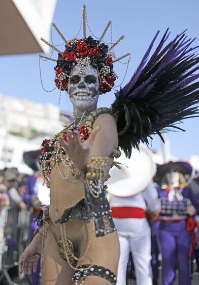 Sesimbra, carnaval, samba, escolas de samba, entrudo, desfile, foliões