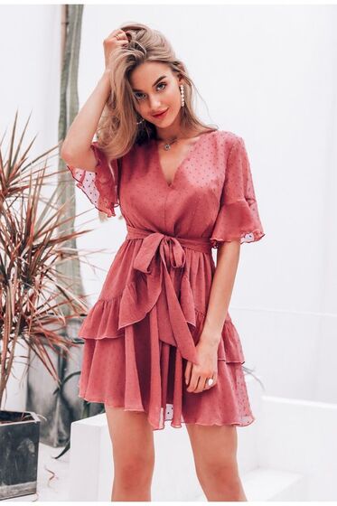 'Looks' com vestidos envelope 