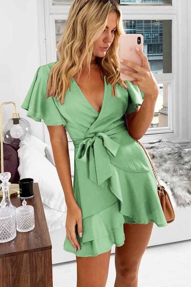 'Looks' com vestidos envelope 