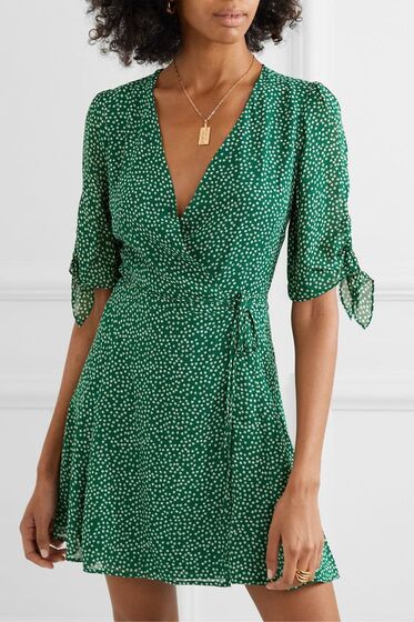 'Looks' com vestidos envelope 