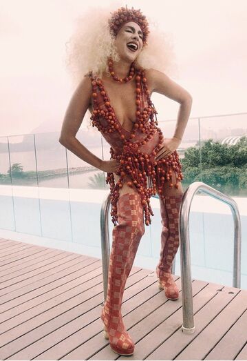 Famosas Brasileiras vestidas para o carnaval 2020