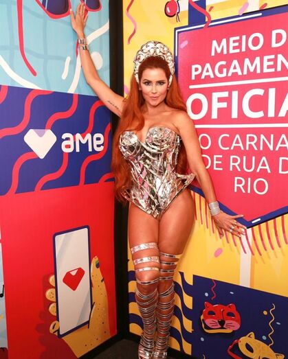 deborah secco