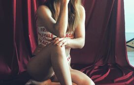 Inês Herédia mostra-se em topless em plena quarentena nacional e avisa: "Não tenho vizinhos"