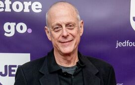 Primeira morte em Hollywood: Ator Mark Blum morre com covid-19