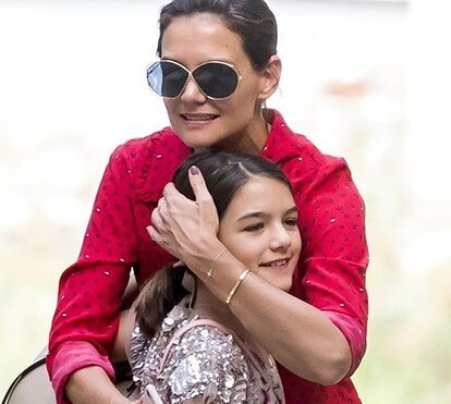 Dez anos depois do divórcio com Tom Cruise, Katie Holmes encontra novamente o amor