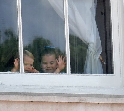 Proteção ao mais alto nível! Filhos dos duques de Cambridge fechados no Palácio após encerramento do colégio