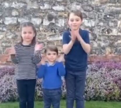Filhos de Kate e William aplaudem médicos, enfermeiros e pessoal hospitalar que lutam contra cononavírus