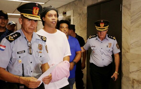 Ronaldinho detido no Paraguai