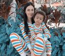 Mães, filhos, pijamas iguais 