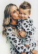 Mães, filhos, pijamas iguais 