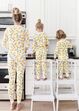 Mães, filhos, pijamas iguais 