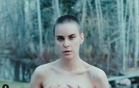 Isolamento. Bruce Willis rapa o cabelo à filha Tallulah Willis de 26 anos