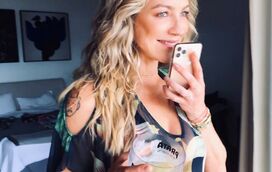 Ousada, Luana Piovani exibe sensualidade... apenas de botas altas