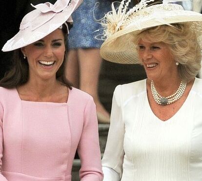 A mim não me enganas! Camilla Parker-Bowles não gosta de Kate Middleton, mas finge gostar. Já a princesa de Gales aprendeu a lidar com a falsidade da nova rainha