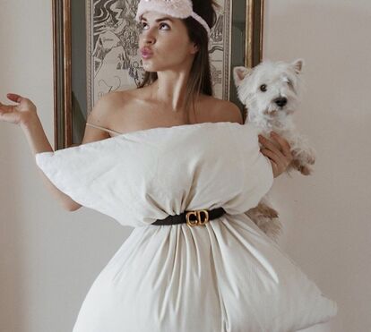 Veja o 'vestido-almofada' que se está a tornar viral mundialmente! Raquel Strada já aderiu à moda