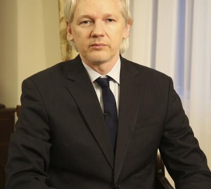 Cerimónia atrás de barras: Julian Assange recebe permissão para casar com companheira na prisão