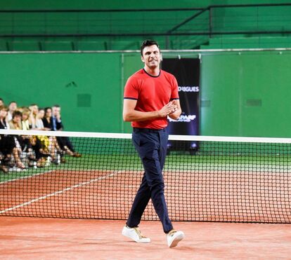 Com casamentos adiados, estilista Gio Rodrigues dedica-se às máscaras de proteção e equipamento médico
