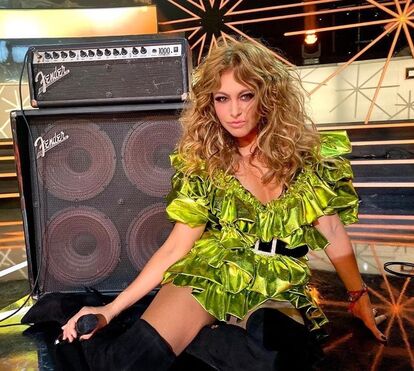 Que triste figura! Paulina Rubio bêbada durante concerto mundial. Veja o vídeo