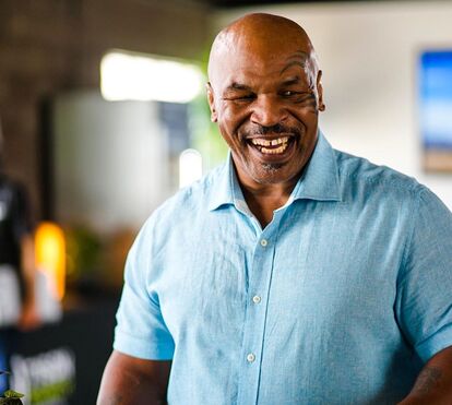 Ups! O dia em que o pugilista Mike Tyson apanhou Brad Pitt com a ex-mulher