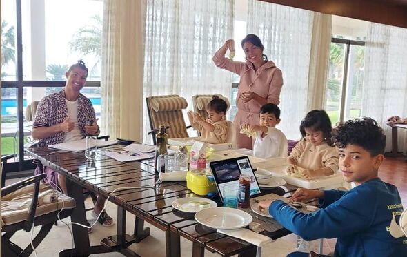 Georgina Rodríguez, Cristiano Ronaldo e os filhos