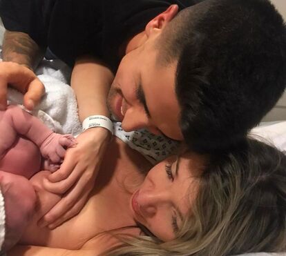 Filha de João Cancelo derrete fãs na intenet 