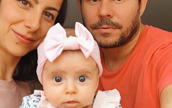 Javier Sanchez Santos com a mulher e a filha