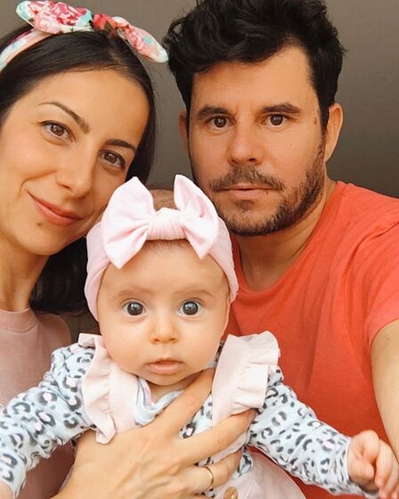 Javier Sanchez Santos com a mulher e a filha