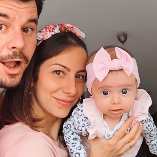 O filho português de Julio Iglesias, Javier Sanchez Santos, foi pai pela primeira vez, de Angélica