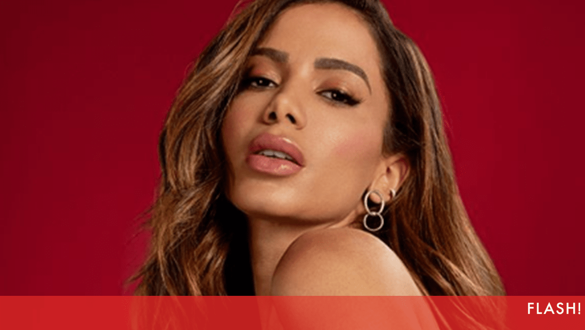 Bateu no fundo! Anitta goza com os fãs e mostra-se na casa de banho a  cantar a sua própria música - Lifestyle - FLASH!