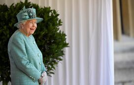 Outra vez de luto: Rainha Isabel II chora morte de cão oferecido pelo príncipe André