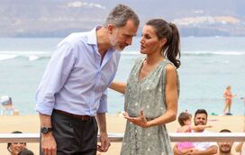 "Apanhados" em vídeo! Letizia manda, Felipe obedece... e o país ri