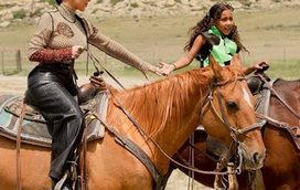Filha de Kim Kardashian celebra 7 anos em festa no deserto, ao estilo cowboy