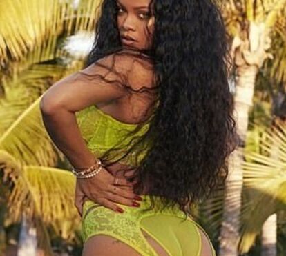 As curvas perfeitas de Rihanna com a sua nova coleção de lingerie