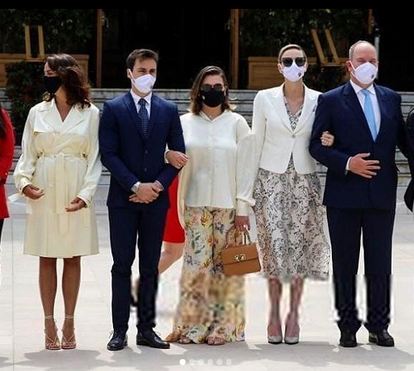 Família real do Mónaco surge de máscaras em primeiro evento público pós-covid-19
