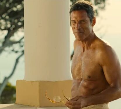 Paulo Pires nu em White Lines, da Netflix, recebe elogios da comunidade gay