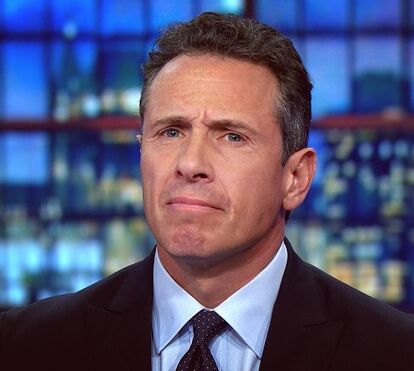 Ups! Pivô Chris Cuomo  da CNN apanhado nu durante vídeo em direto de ioga da mulher