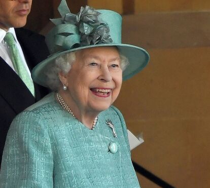 Aniversário sem pompa nem festa! Rainha Isabel II recolhida em lugar especial