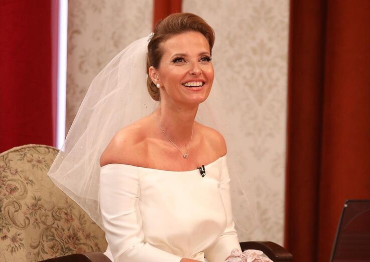 Cristina Ferreira vestiu-se de noiva e simulou um casamento como "seu" Ben. A cerimónia está a causar muita polémica.