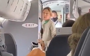 mulher, avião, máscara