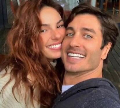 Isis Valverde inspira-se nas '50 Sombras de Grey' para fantasias com marido